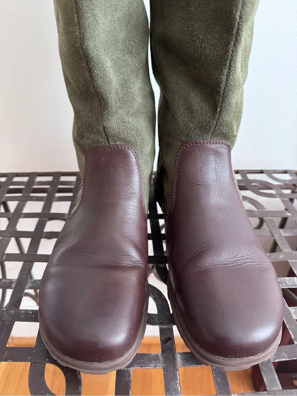 BOGS Bobby Tall Women's 9 Euro 40 waterproof boots. Box included.